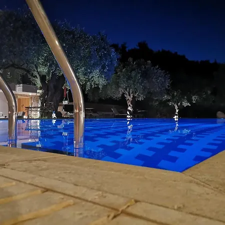 Ipsario Garden Apartment *